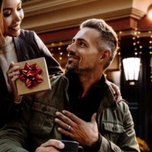 Personliga presenter till honom